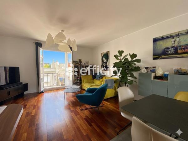 Maison
         5 pièces
        - 132 m² Bien prestige 599 000 € *