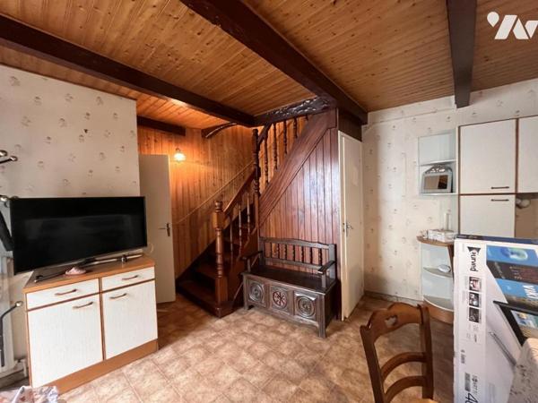 A VENDRE St-BARTHELEMY Maison de ville à rénover