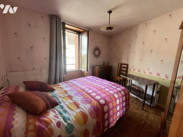 A VENDRE St-BARTHELEMY Maison de ville à rénover