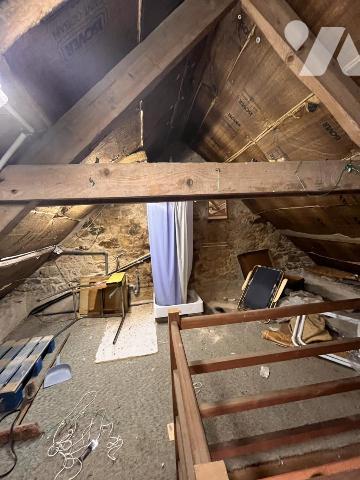 A VENDRE St-BARTHELEMY Maison de ville à rénover