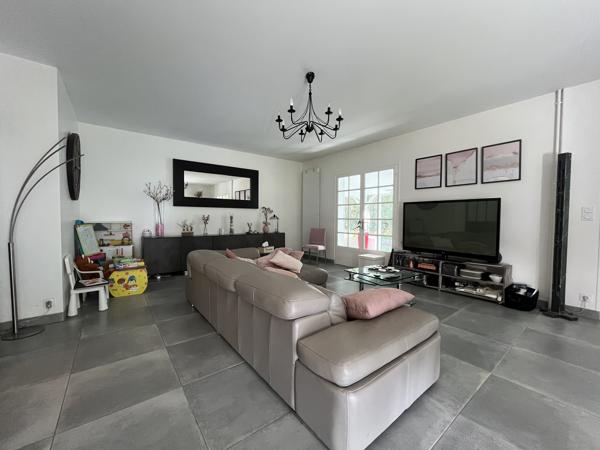 Maison Familiale à BAZAS Maison familiale de 185 m² rénovée avec dépendance – Centre de Bazas à pied