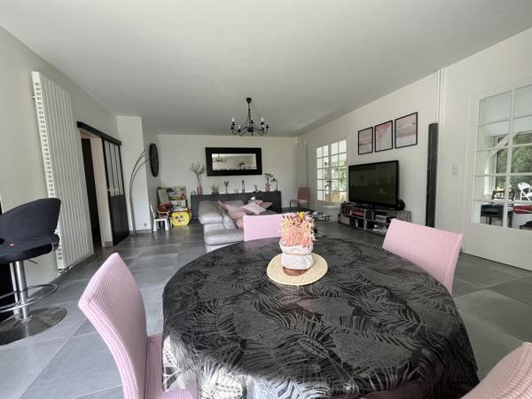 Maison Familiale à BAZAS Maison familiale de 185 m² rénovée avec dépendance – Centre de Bazas à pied