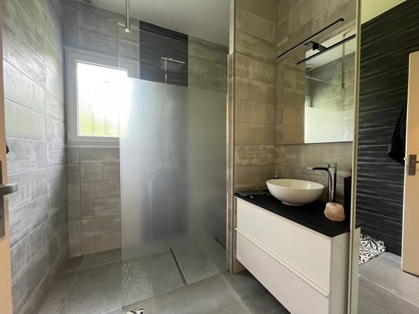 Maison Familiale à BAZAS Maison familiale de 185 m² rénovée avec dépendance – Centre de Bazas à pied