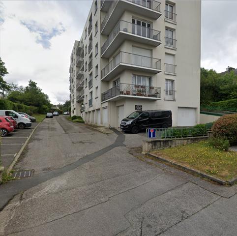 Quimper (29000) Kerfeunteun, Parking Couvert de 16 m² au rez-de-chaussée d'une résidence sécurisée - Disponible de suite