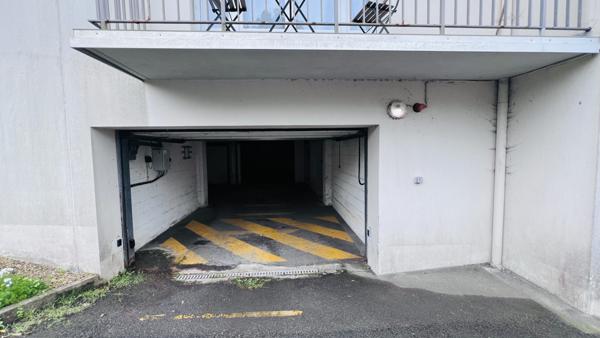 Quimper (29000) Kerfeunteun, Parking Couvert de 16 m² au rez-de-chaussée d'une résidence sécurisée - Disponible de suite
