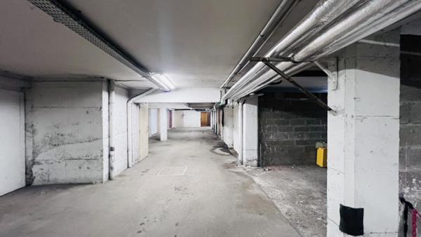 Quimper (29000) Kerfeunteun, Parking Couvert de 16 m² au rez-de-chaussée d'une résidence sécurisée - Disponible de suite
