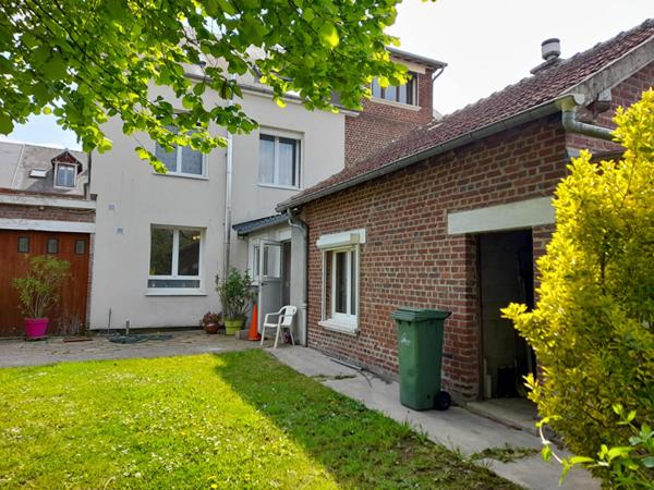 PROCHE CENTRE , Maison Tergnier 6 pièce(s) 134 m2 avec garage