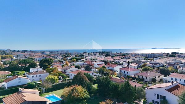 À 900 m de Pontaillac : Maison atypique avec terrain constructible en sus