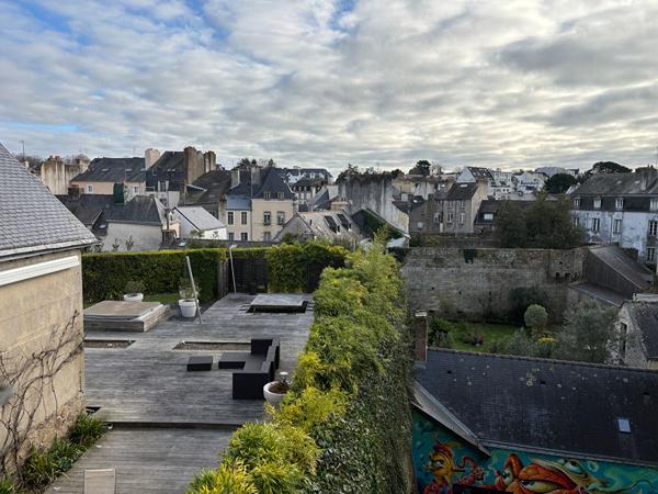 A vendre VANNES PORT IMMEUBLE DE RAPPORT 154 m² 3 appartements un local commercial