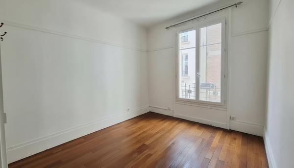Appartement 2 pièces 32 m2  rue Labrouste Paris 15