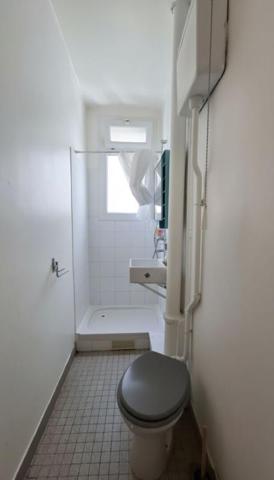 Appartement 2 pièces 32 m2  rue Labrouste Paris 15