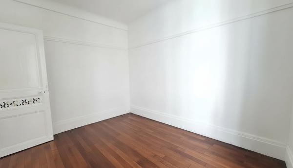 Appartement 2 pièces 32 m2  rue Labrouste Paris 15