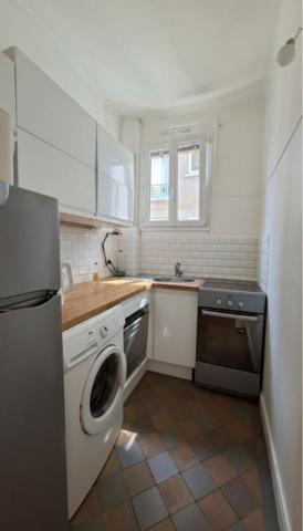 Appartement 2 pièces 32 m2  rue Labrouste Paris 15