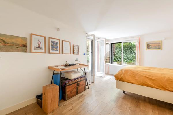 Appartement Paris 15e - GEORGES BRASSENS