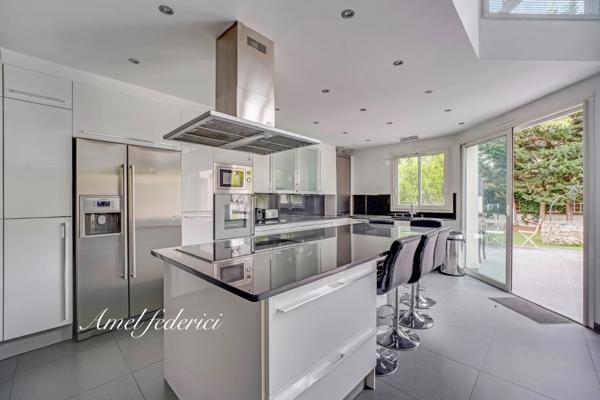 MAISON ALFORT - Villa d’architecte d’exception avec salle de cinéma privée haut de gamme