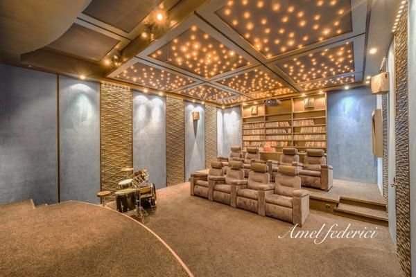 MAISON ALFORT - Villa d’architecte d’exception avec salle de cinéma privée haut de gamme
