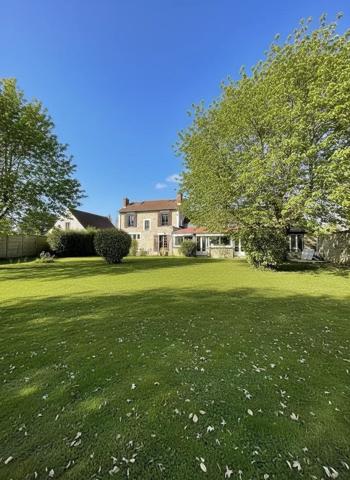 Vente                                                      Maison
                        
                     6 pièces                      235 m2                     à Chailly-en-Bière