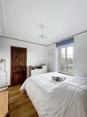 Vente                                                      Maison
                        
                     6 pièces                      235 m2                     à Chailly-en-Bière