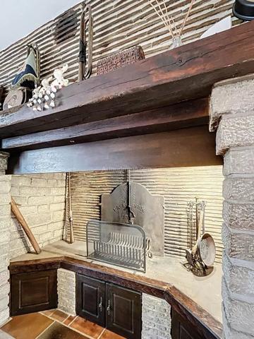 Vente                                                      Maison
                        
                     6 pièces                      235 m2                     à Chailly-en-Bière