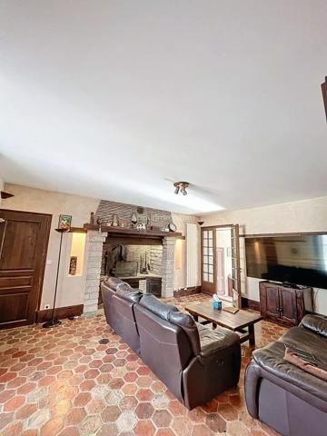 Vente                                                      Maison
                        
                     6 pièces                      235 m2                     à Chailly-en-Bière