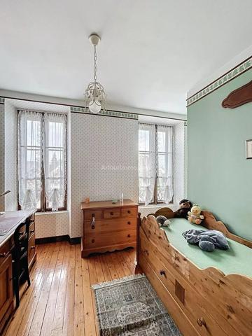 Vente                                                      Maison
                        
                     6 pièces                      235 m2                     à Chailly-en-Bière