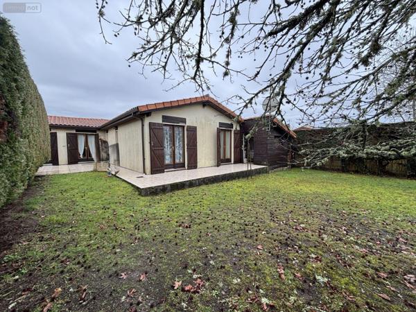 Maison individuelle à vendre à Blanquefort en Gironde (33290), ref : 032/1693   
Proche Saturne
