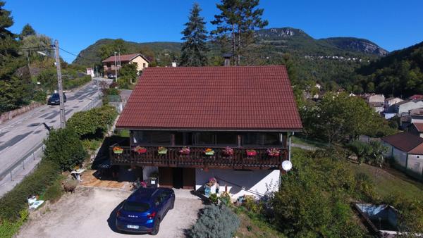 Maison à vendre 5 pièces de 84 m² sur les hauteurs de TENAY (01) sur un terrain de 1516 m²