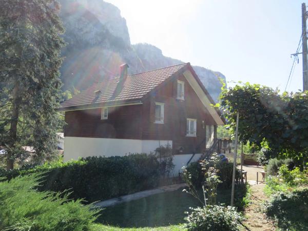Maison à vendre 5 pièces de 84 m² sur les hauteurs de TENAY (01) sur un terrain de 1516 m²