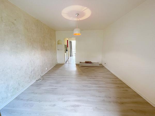 Exclusivité Nestenn Peymeinade, studio avec balcon , 1 pièce 27 m2, (23.70 m2 loi carrez), vue forêt