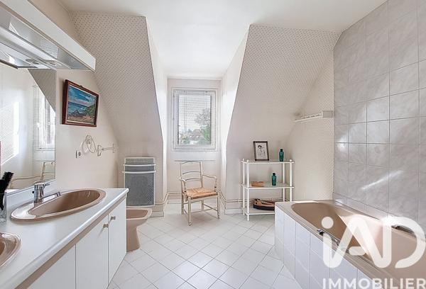 Maison à vendre 7 pièces 139,82 m² Mandres-les-Roses