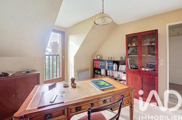 Maison à vendre 7 pièces 139,82 m² Mandres-les-Roses