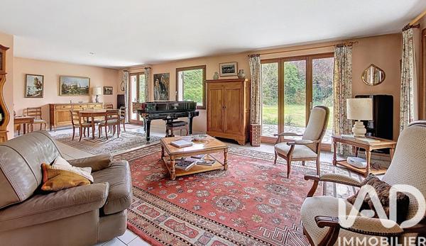 Maison à vendre 7 pièces 139,82 m² Mandres-les-Roses