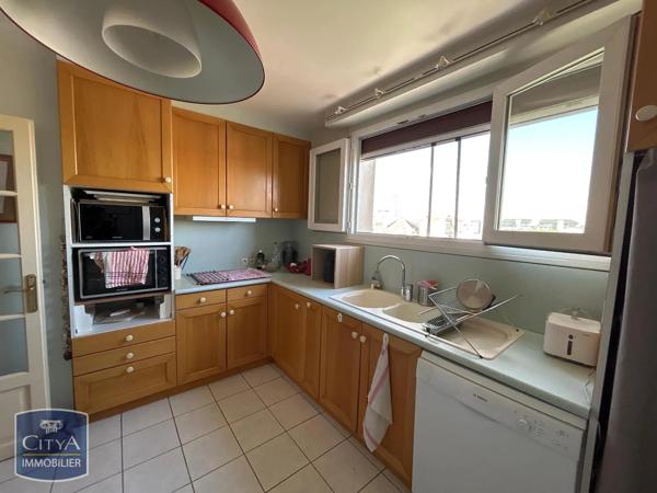 Appartement à louer 4 pièces 88.29m² Tours (37000)