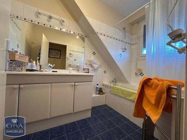 Appartement à louer 4 pièces 88.29m² Tours (37000)