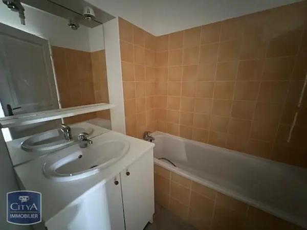 Appartement à louer 1 pièce 26.7m² Issoire (63500)