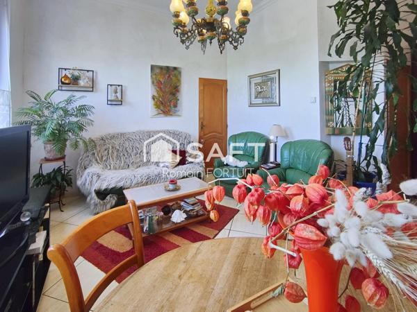Ensemble immobilier avec revenu locatif immédiat !