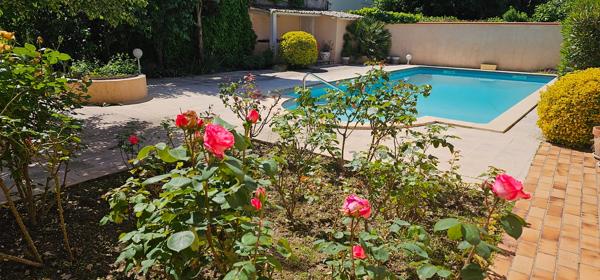 47300 VILLENEUVE SUR LOT Maison avec piscine à Villeneuve/Lot proche écoles, lycées et commodités