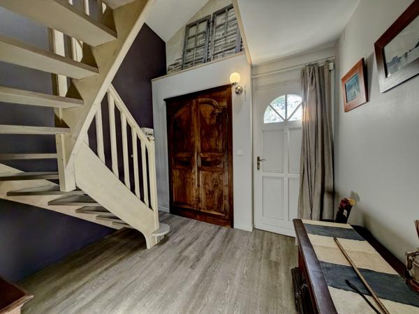 Villeneuve-sur-Lot (47300) Villeneuve sur lot, quartier recherché maison en pierre de 172m², 5 chambres, sur environ 2 000 m² de jardin a