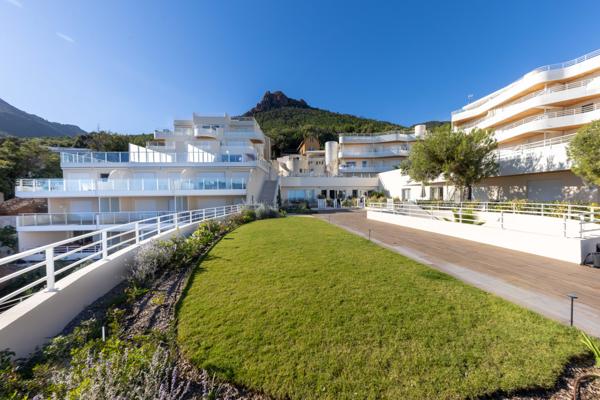 60 M2 avec 36 m2 de terrasse 6 couchages en duplex I Le Trayas-Saint Raphaël