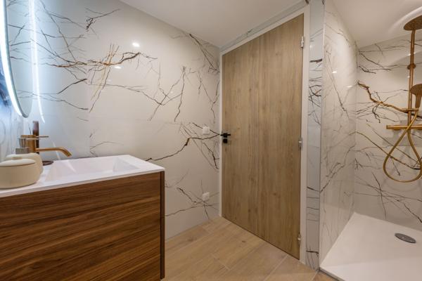  60 M2 avec 36 m2 de terrasse 6 couchages en duplex I Le Trayas-Saint Raphaël