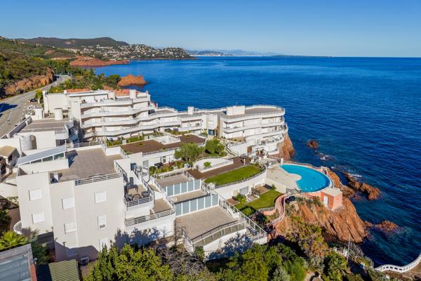  60 M2 avec 36 m2 de terrasse 6 couchages en duplex I Le Trayas-Saint Raphaël