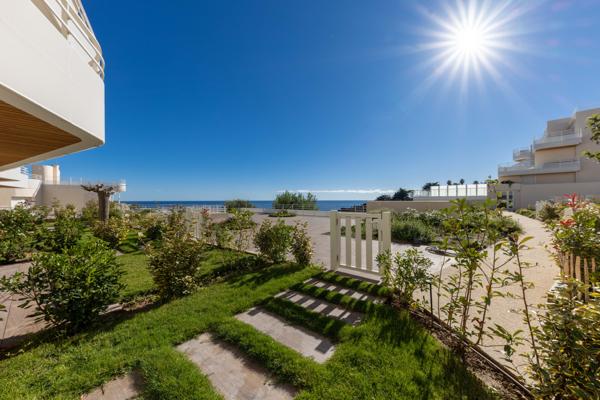  60 M2 avec 36 m2 de terrasse 6 couchages en duplex I Le Trayas-Saint Raphaël