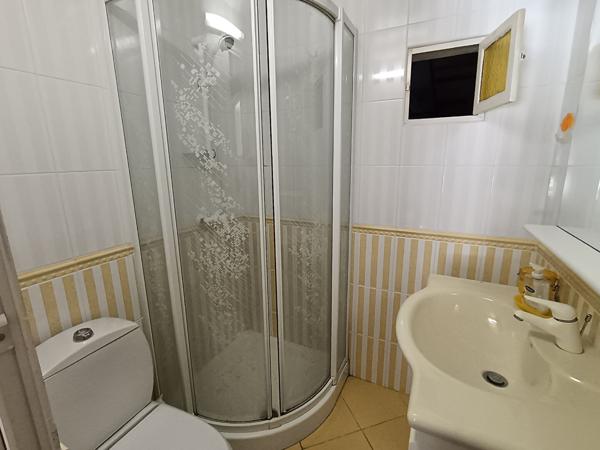 Six-fours les plages Maison T7 en R+1 d'environ 170 m² sur un terrain de 1100 m²