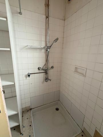 Maison 3 pièces 72m² à finir de restaurer+grenier aménageable avec grange indépendante sur 1363m² de terrain 81 500 €