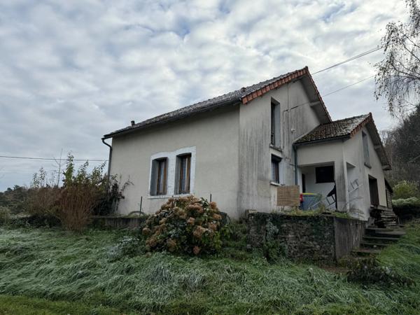 Maison 3 pièces 72m² à finir de restaurer+grenier aménageable avec grange indépendante sur 1363m² de terrain 81 500 €