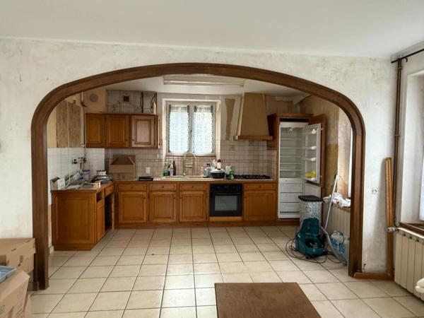 Maison 3 pièces 72m² à finir de restaurer+grenier aménageable avec grange indépendante sur 1363m² de terrain 81 500 €