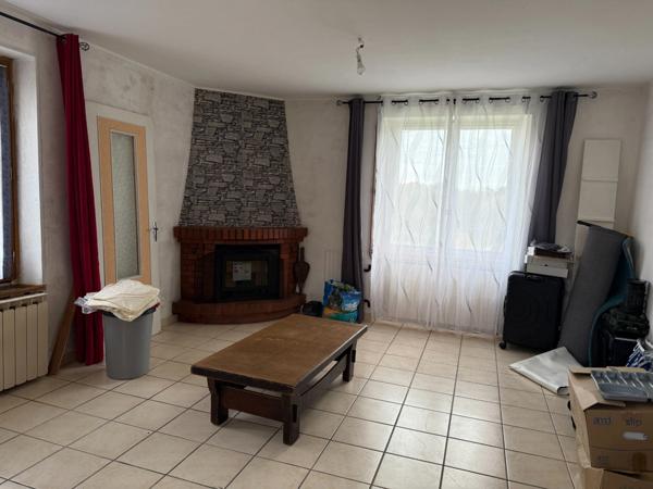 Maison 3 pièces 72m² à finir de restaurer+grenier aménageable avec grange indépendante sur 1363m² de terrain 81 500 €