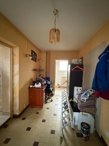 Maison 3 pièces 72m² à finir de restaurer+grenier aménageable avec grange indépendante sur 1363m² de terrain 81 500 €