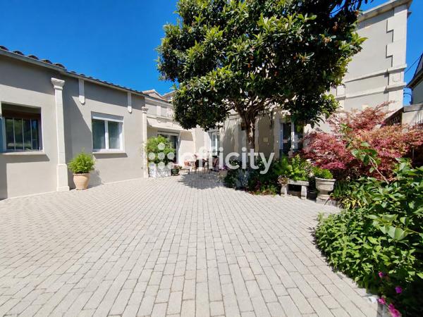 Maison
         5 pièces
        - 123 m² Bien prestige 412 000 € *