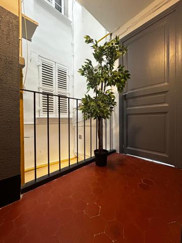 Appartement
         1 pièce
        - 32 m² 100 000 € *